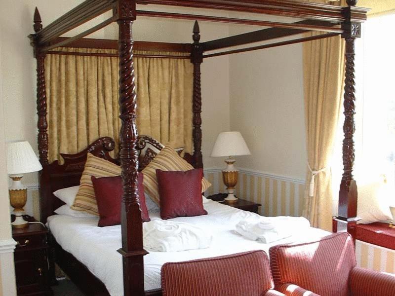 Downe Arms Country Hotel 4*